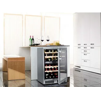 Мультитемпературный винный шкаф Liebherr WTes 1753 2